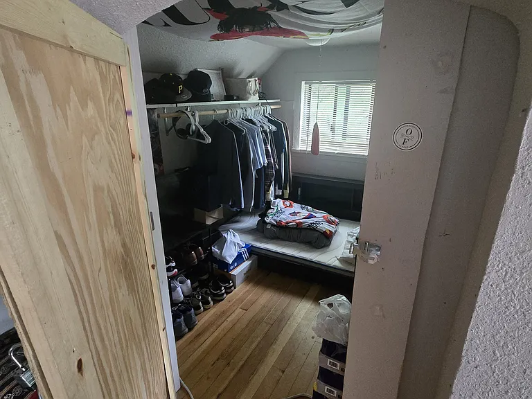 405 S Leroux St — Photo 18