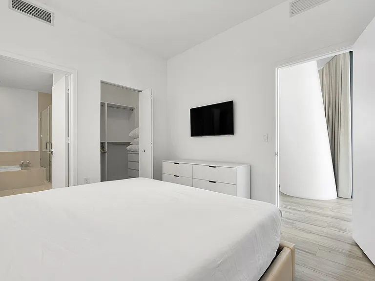 55 SW 9th St #4208 — Photo 15