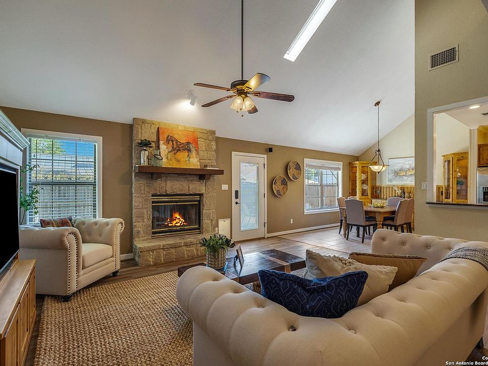 1st image of 126 CIBOLO CREEK DR