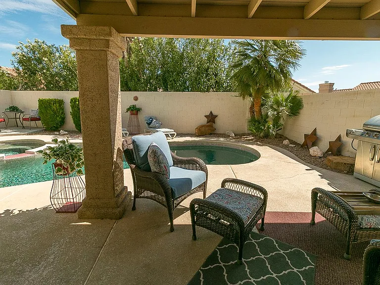 1432 Desert Hills Dr — Photo 12