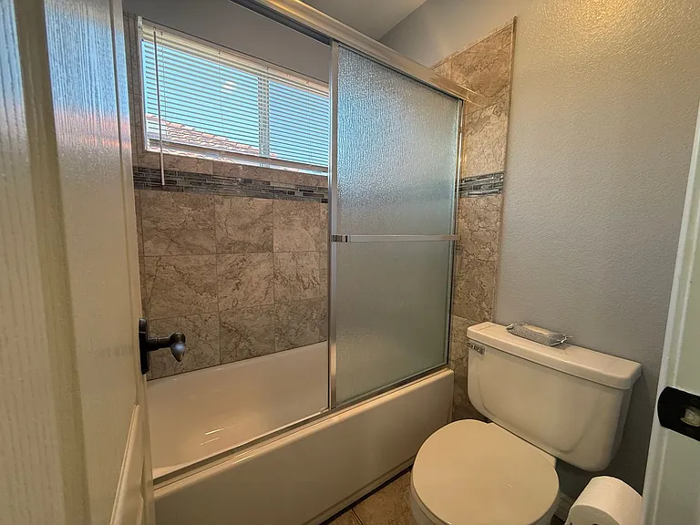 216 Richmond Park Pl — Photo 37