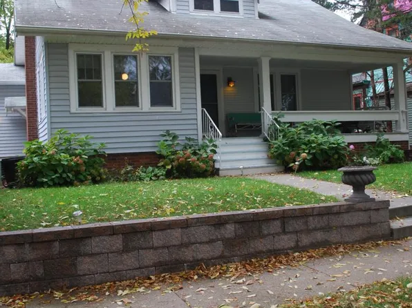 403 S New St, Champaign, IL 61820