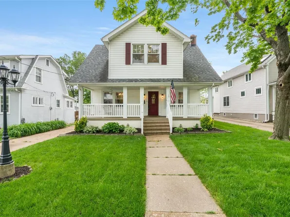 52 Chestnut Ave, Saint Louis, MO 63119