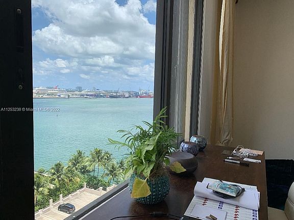 4th image of 540 Brickell Key Dr APT 1420
