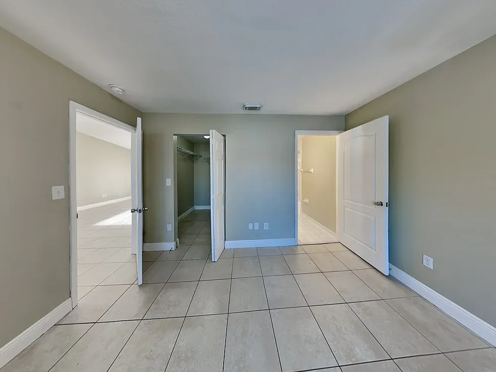 3 bed, 1945 sqft, $2,300 — Photo 3