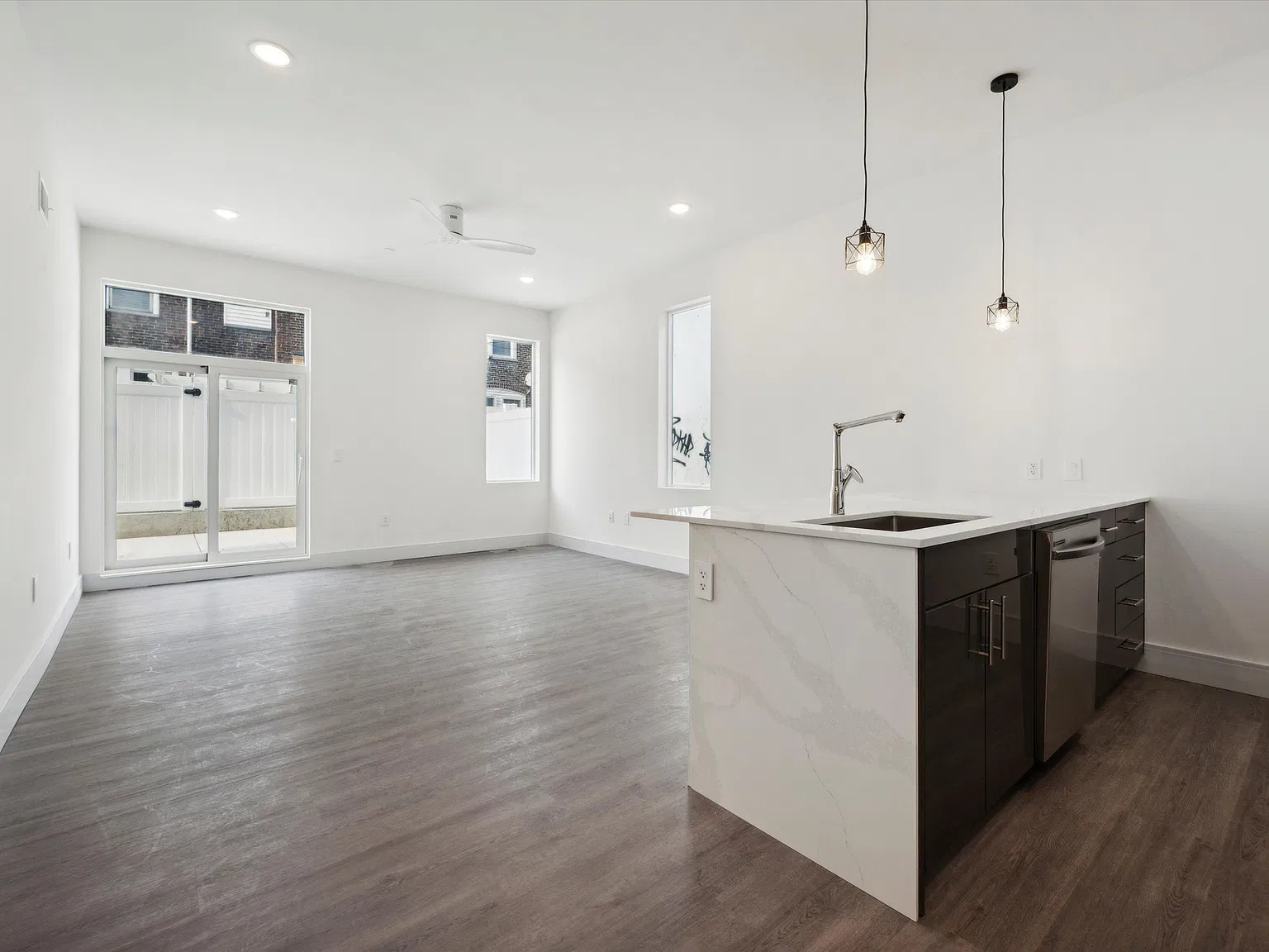 1221 E Fletcher St Unit 109 — Photo 1