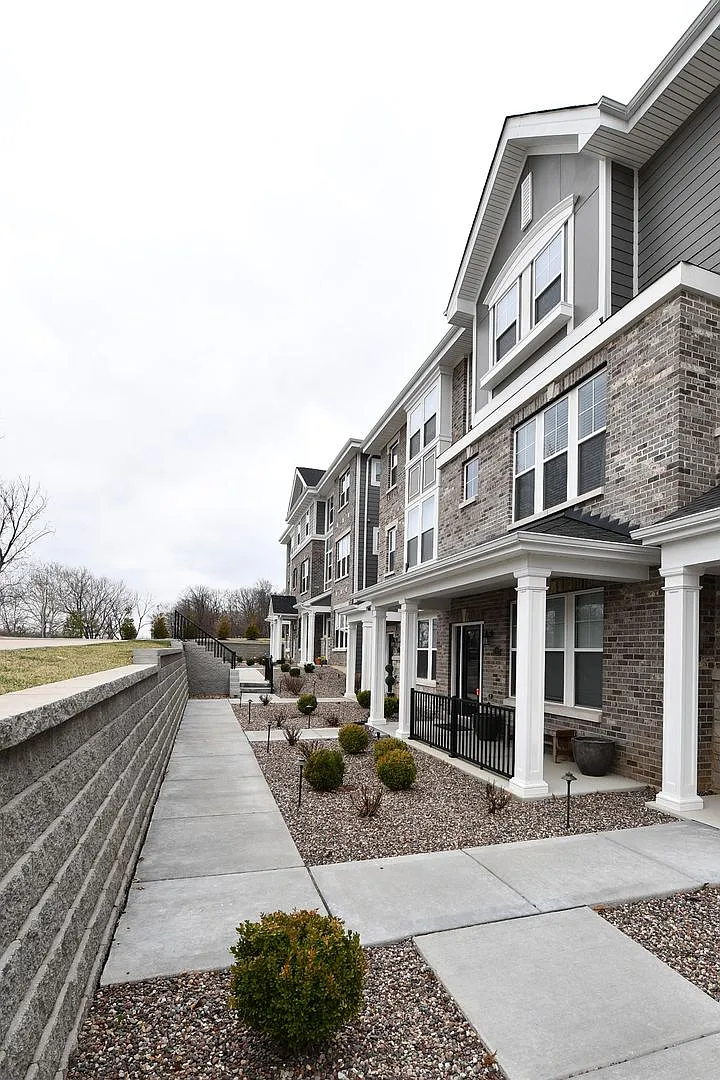 11217 Talamore Circle | Saint Louis 63131 — Photo 4
