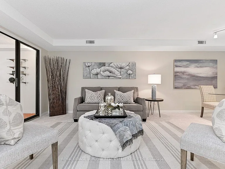 895 Maple Ave #212 — Photo 8