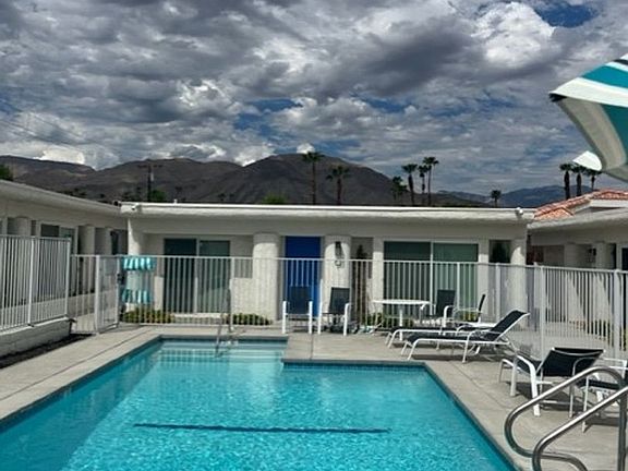 4th image of 73525 Shadow Mountain Dr Unit 7