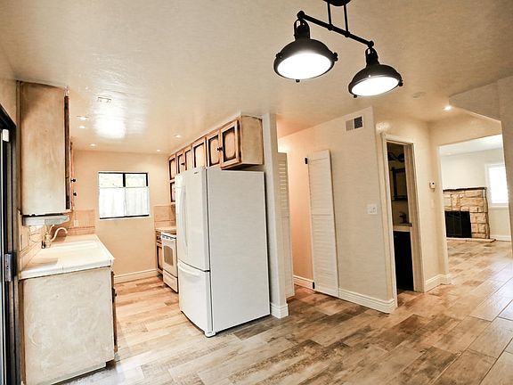 5th image of 3050 Willowbrook Ln