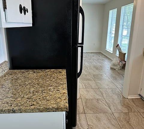5th image of 1324 Glacier Ave