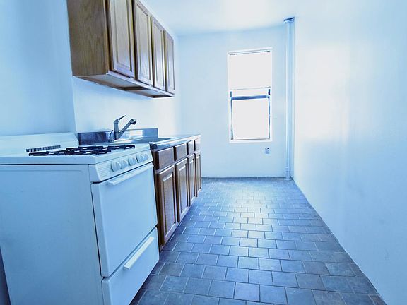 4th image of 514 W 170th St APT 3