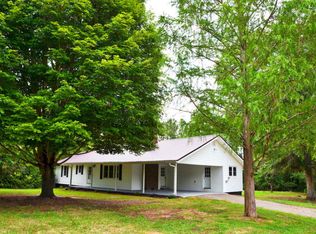 1696 N Highway 16, Whitesburg, GA 30185