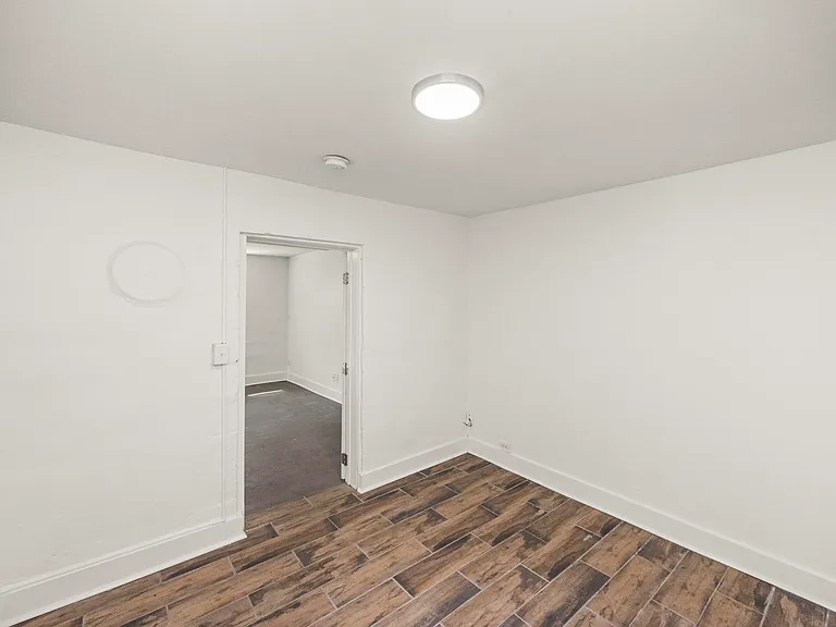 611 S 14th St #C — Photo 17