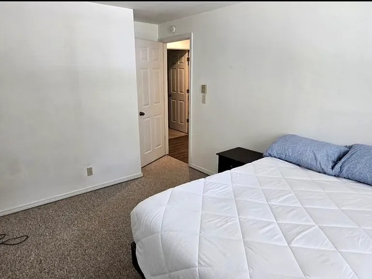 530 NW Carolyn Ln — Photo 20