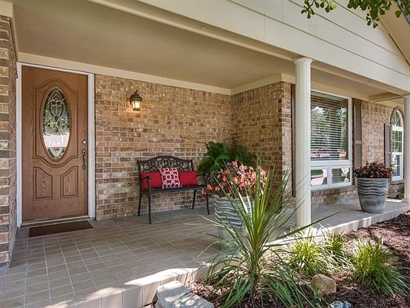 4th image of 2904 Columbine Dr