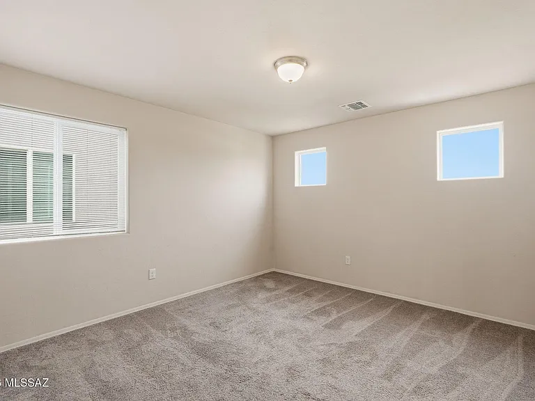 2815 N Fair Oaks Ave — Photo 27