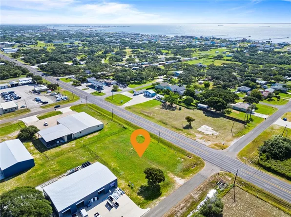 1423 Highway 35 S, Rockport, TX 78382