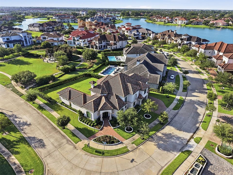 1st image of 7 Haven Shore Ln