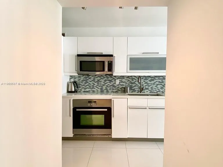 100 Lincoln Rd #906 — Photo 13