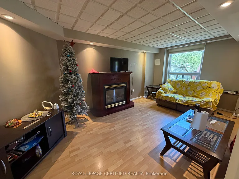 7266 Sandhurst Dr N — Photo 5