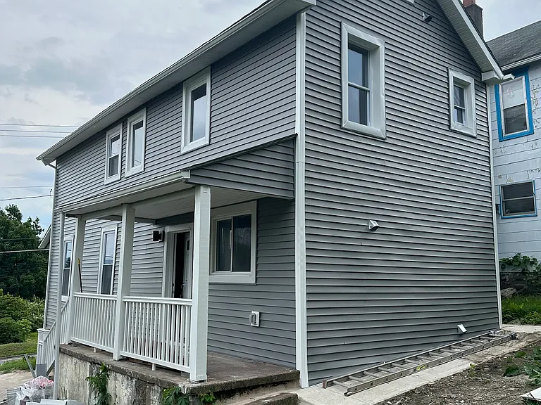 535 W State St — Photo 2