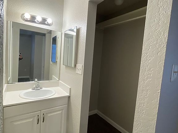 5th image of 4314 Gillis St #204