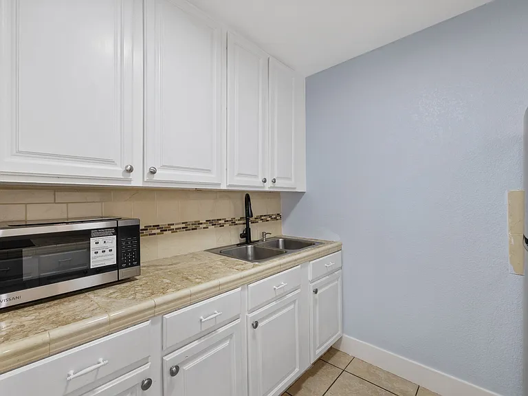 2706 W Tampa Bay Blvd — Photo 20