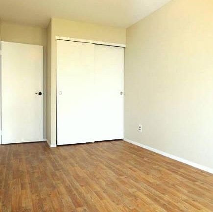 5th image of 160 Ellery St #1