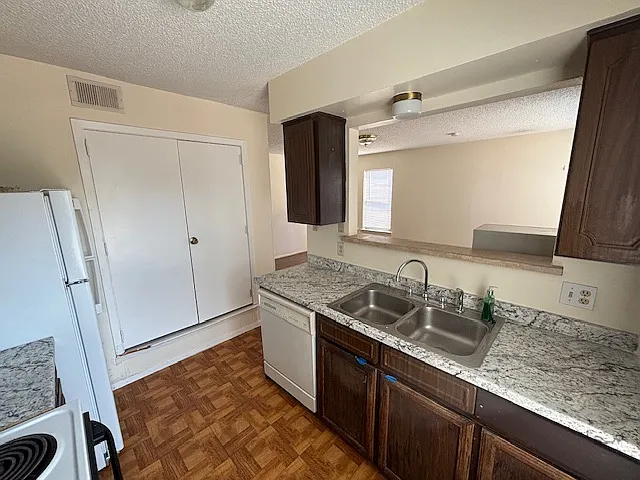 1 bed, 650 sqft, $1,150 — Photo 2