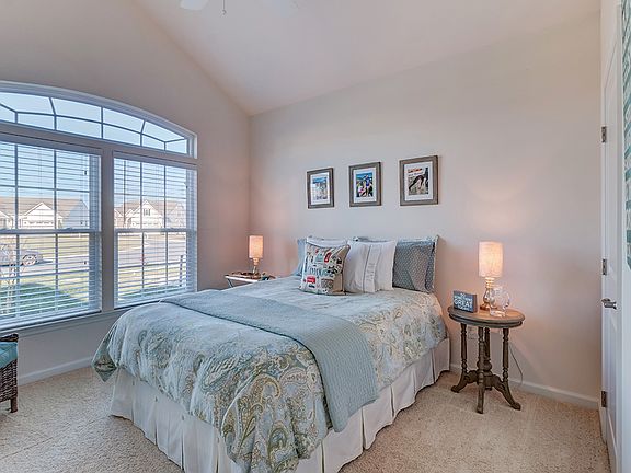 3rd image of 29588 Lonny Ln