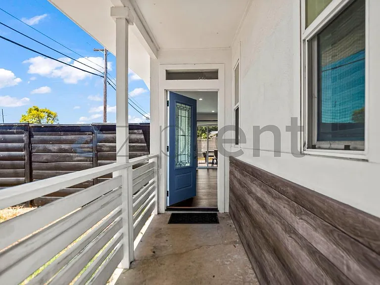 2601 Fordham St — Photo 4