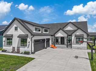 5509 164th St, Urbandale, IA 50323