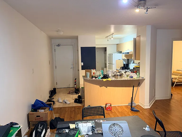 801 Bay St #601 — Photo 2