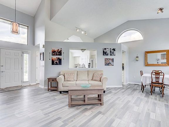 2nd image of 510 Lake Front Dr