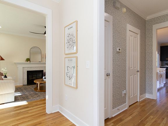 4th image of 1085 Trentini Ave
