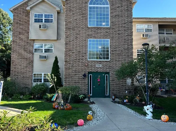 340 Cunat Blvd APT 3B, Richmond, IL 60071