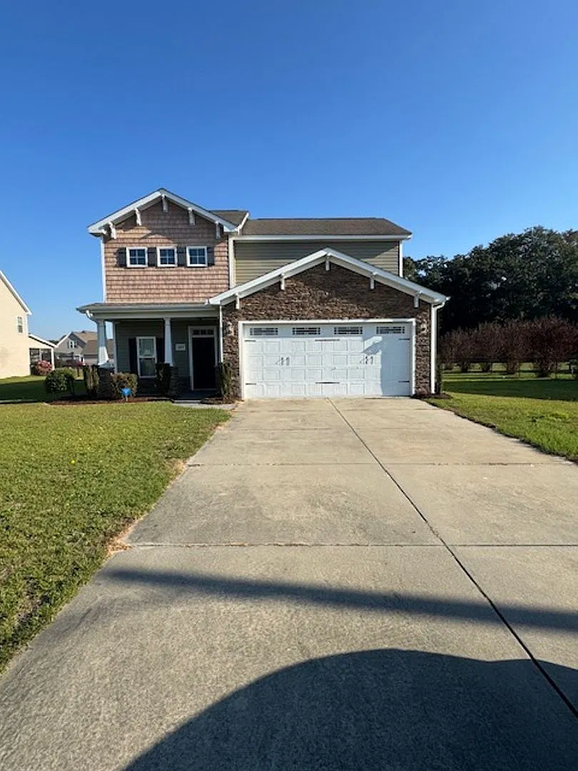 107 E. Lake Drive — Photo 1