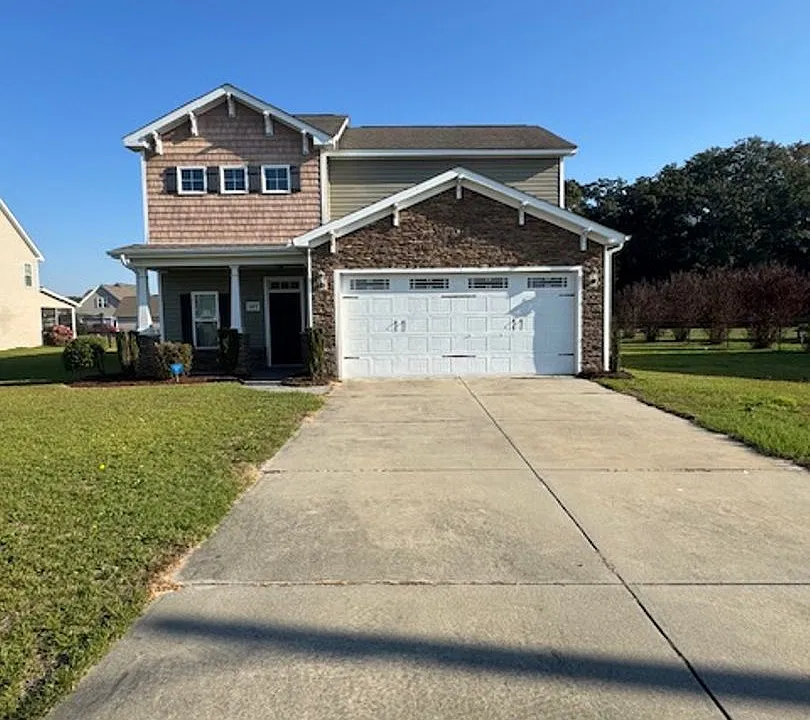 107 E Lake Dr