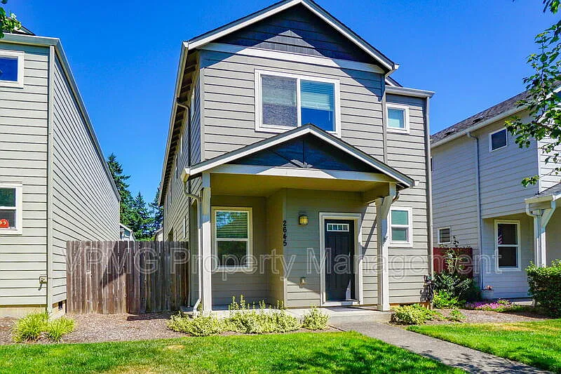 4 bed, 2.5 bath, 1849 sqft, $2,695 — Photo 2