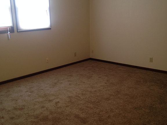 5th image of 1027 Caroline Ave APT 2