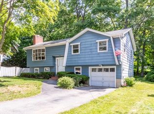 398 Wentworth Ave, Lowell, MA 01852