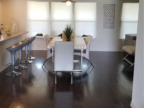 5th image of 901 Dandelion Cir