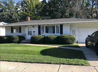 1068 Raleigh St, Green Bay, WI 54304