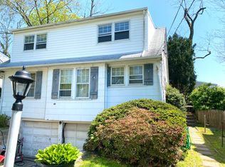 22 Inwood Rd #2, Pt Washington, NY 11050