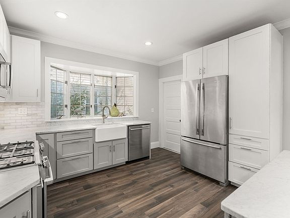 2nd image of 26 Hinckley St #1