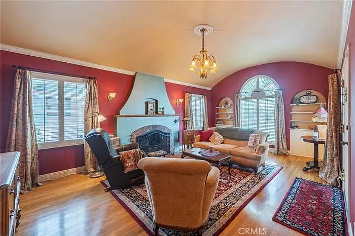 331 N Pine St — Photo 9