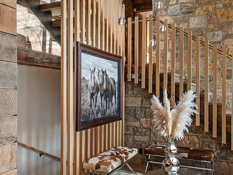 1044 Two Creeks Dr — Photo 45