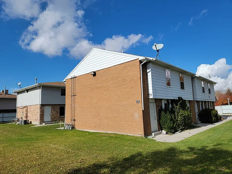 586 W Tiffany Town Dr #1 — Photo 15