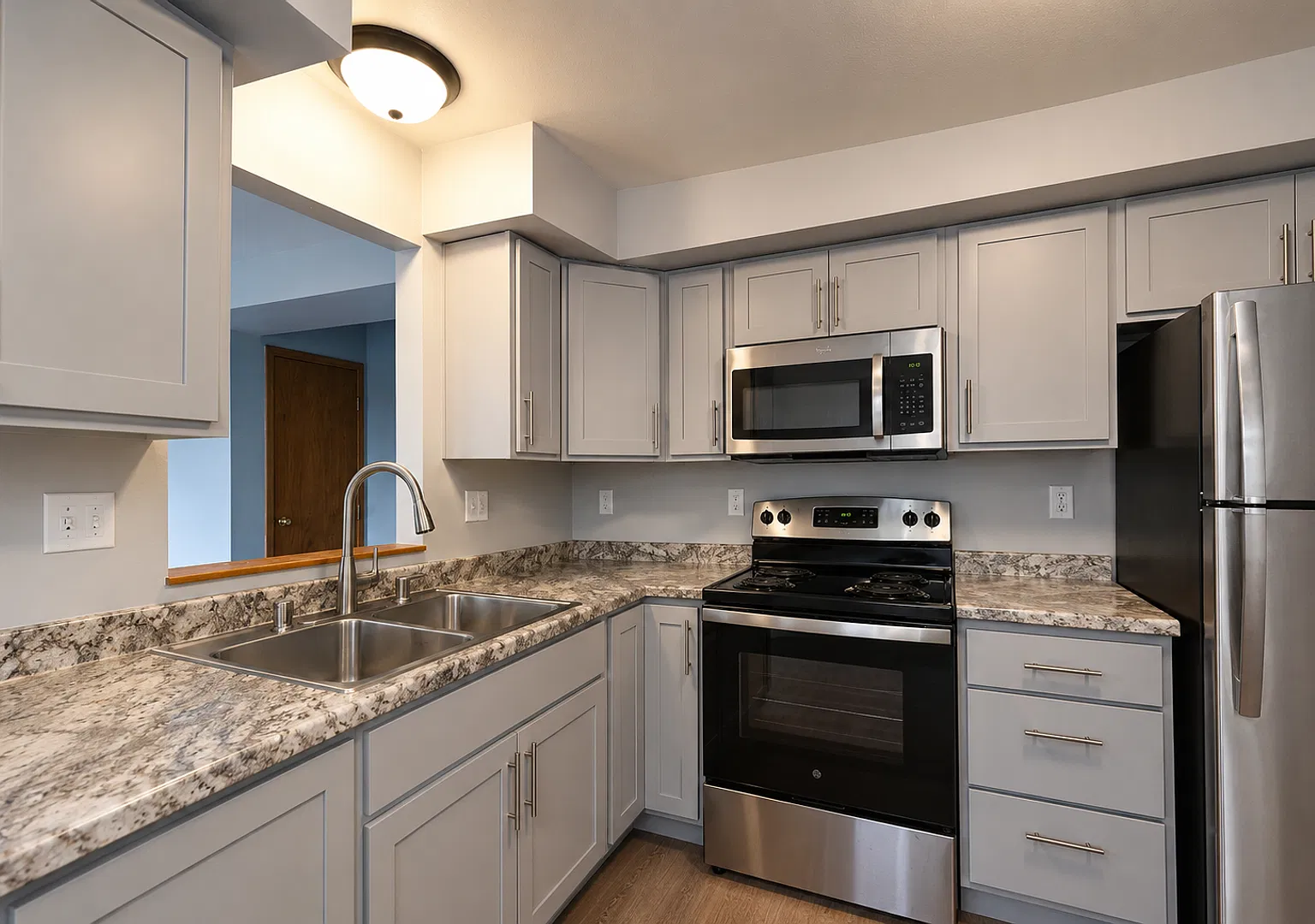 3 Bed, 1.5 Bath Remodeled Townhome in Dane (Re-Rental) — Photo 2